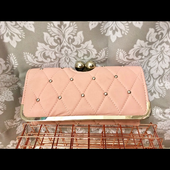 Charlotte Russe Quilted wallet - Picture 1 of 5